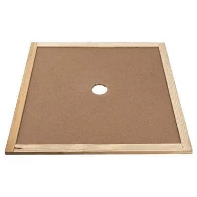 Trou central Ø50 mm pour nourrisseur ou candi qui permet le nourrissement sans ouverture – compatible sirop ou pain de candi.