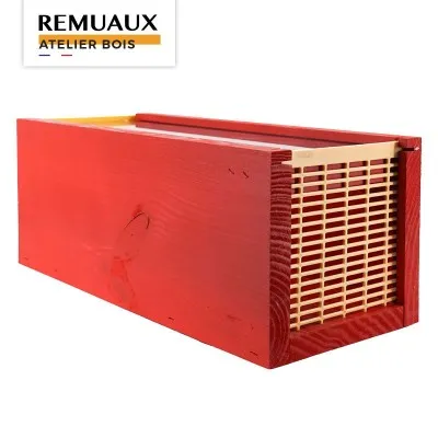 Vue arrière du piège à frelon asiatique Red trap fabriqué par l'atelier de menuiserie Apiculture Remuaux Vue arrière du piège à frelon asiatique Red trap fabriqué par l'atelier de menuiserie Apiculture Remuaux